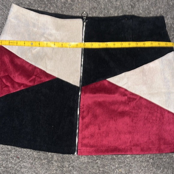 3/$15. NWOT Shein mini skirt 3X - Picture 3 of 5